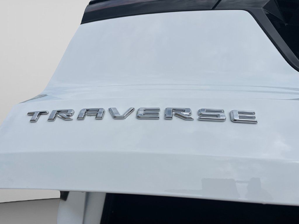 Used 2024 Chevrolet Traverse LT w/ LPO, Floor Liner Package FWD image 17
