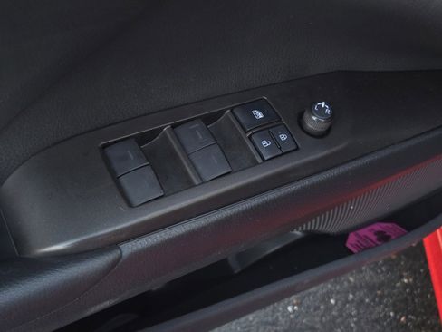 Used 2021 Toyota Camry SE w/ Convenience Package image 10