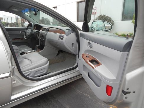 Used 2006 Buick LaCrosse CXL w/ Driver Confidence Package FWD image 35