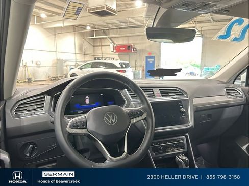 Used 2022 Volkswagen Tiguan SE AWD/4WD image 15