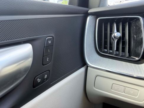 Certified 2024 Volvo XC60 T8 Plus AWD/4WD image 19