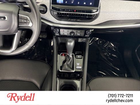 Used 2024 Jeep Compass Latitude image 15