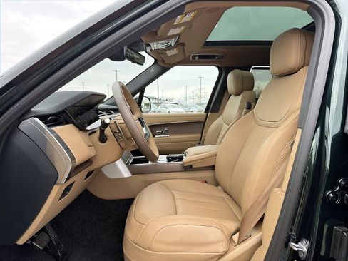 New 2026 Land Rover Range Rover Long Wheelbase SE image 3