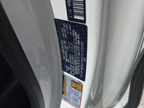 New 2026 Kia Carnival EX image 34