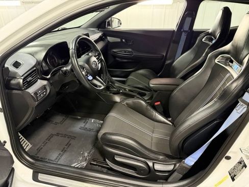 Used 2022 Hyundai Veloster N FWD image 11