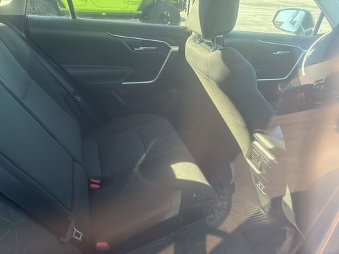 Used 2021 Toyota RAV4 XLE image 8