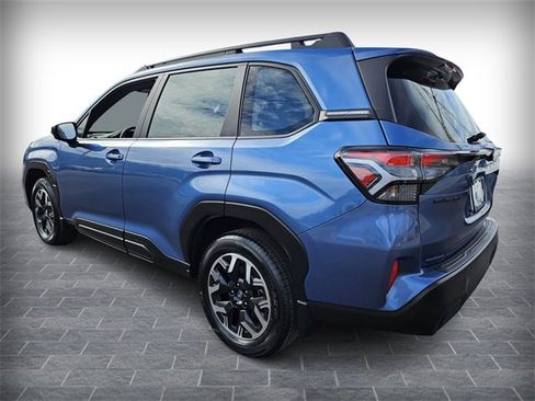 Certified 2025 Subaru Forester w/ Convenience Package #2 image 5