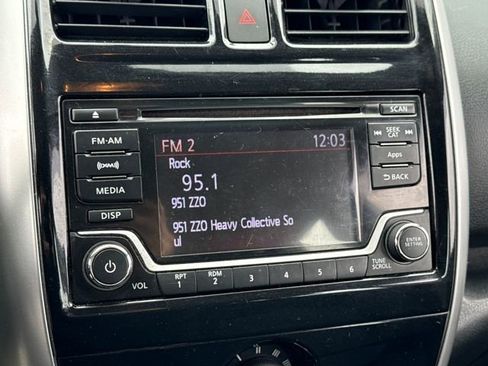 Used 2016 Nissan Versa Note SV image 26