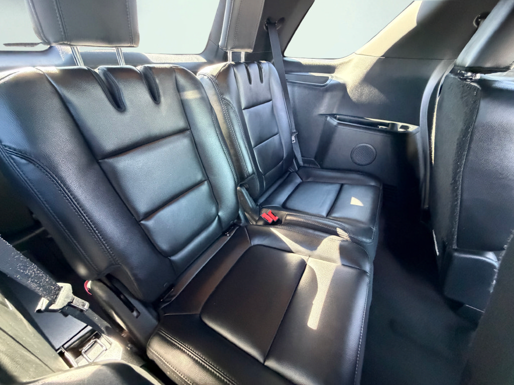 Used 2017 Ford Explorer XLT w/ Equipment Group 202A FWD image 44