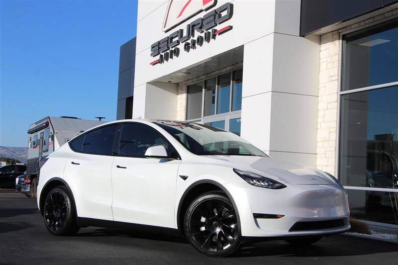 Used 2021 Tesla Model Y Long Range AWD/4WD image 1