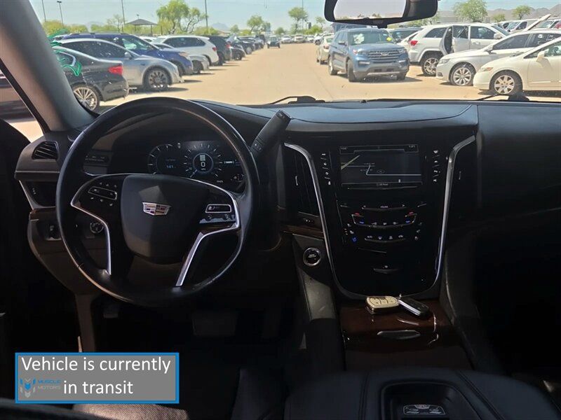 Used 2020 Cadillac Escalade Luxury AWD/4WD image 9