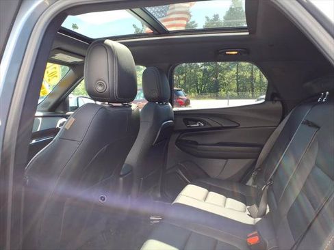 Used 2021 Chevrolet TrailBlazer ACTIV w/ Sun and Liftgate Package AWD/4WD image 10