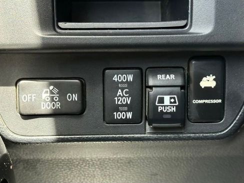 Used 2017 Toyota Tacoma TRD Off-Road AWD/4WD image 23