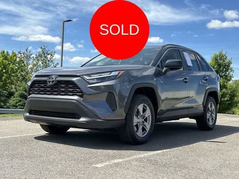 Used 2025 Toyota RAV4 LE AWD/4WD image 18