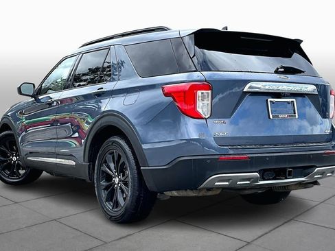 Used 2021 Ford Explorer XLT w/ Equipment Group 202A AWD/4WD image 12