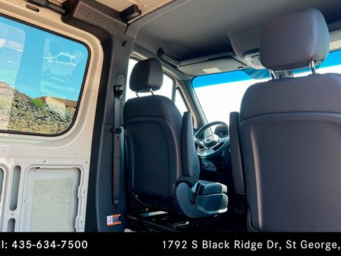 Used 2025 Mercedes-Benz Sprinter 2500 image 20