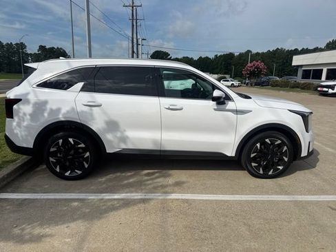 New 2026 Kia Sorento EX FWD image 9