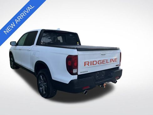 Used 2025 Honda Ridgeline TrailSport image 5