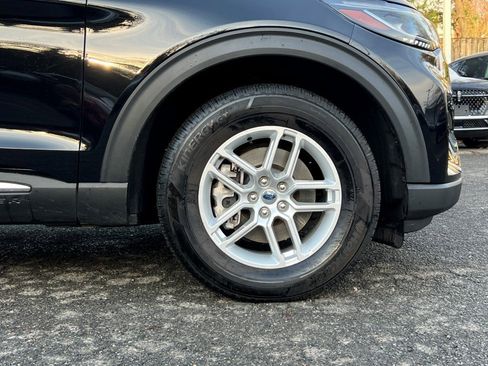 Used 2025 Ford Explorer Active image 8