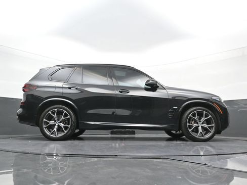 Used 2024 BMW X5 xDrive40i w/ M Sport Package AWD/4WD image 29