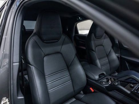New 2026 Porsche Cayenne Coupe AWD/4WD image 33