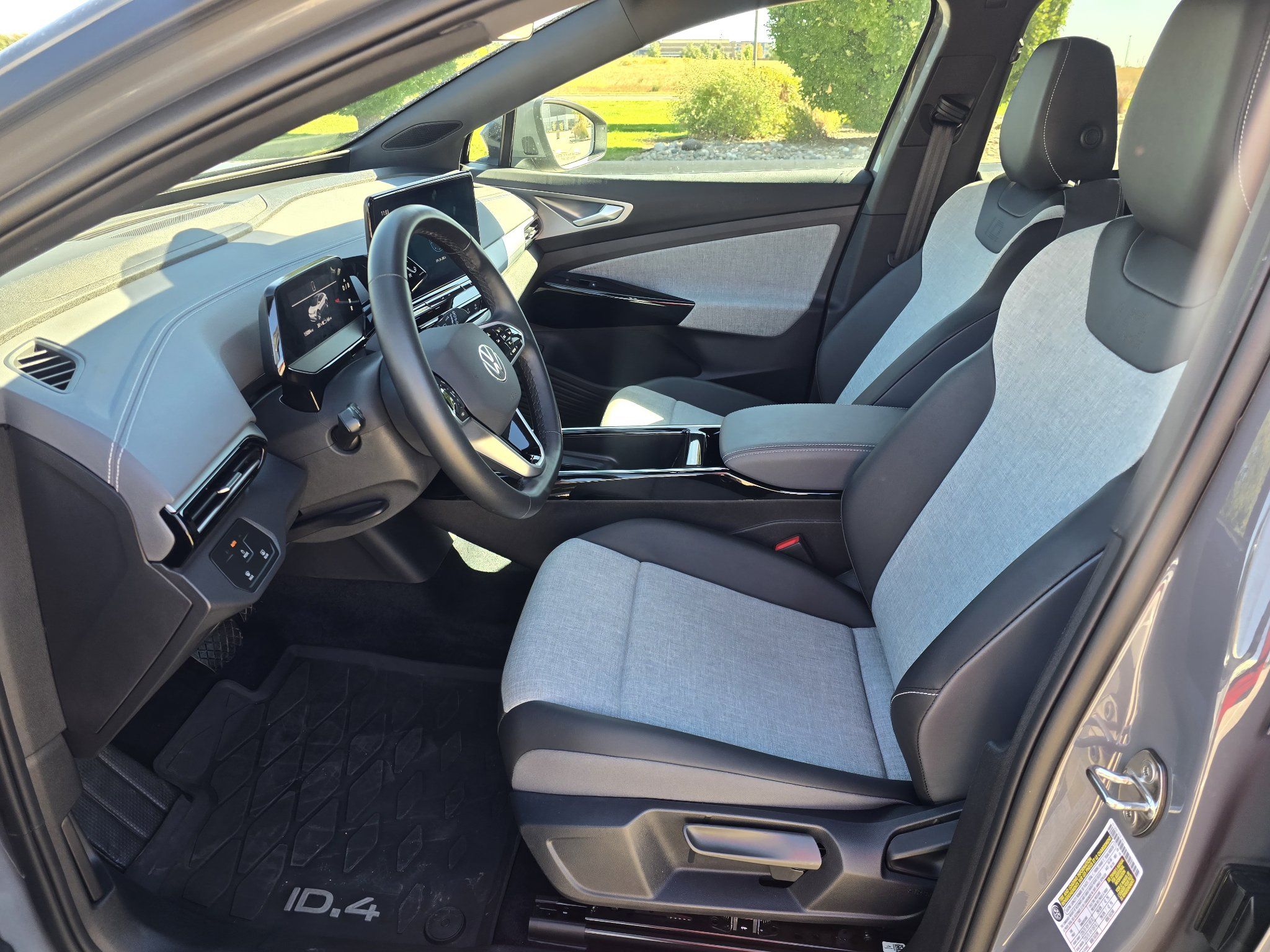 Used 2024 Volkswagen ID.4 2WD image 13