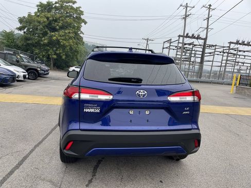 Used 2024 Toyota Corolla Cross LE w/ Moonroof Package AWD/4WD image 4