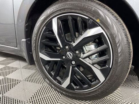 New 2025 Nissan Versa SR w/ Trunk Package image 14