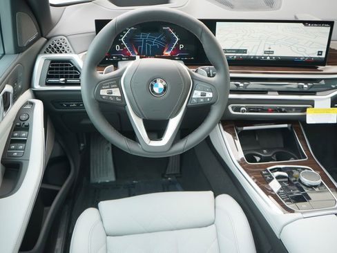 Used 2026 BMW X5 sDrive40i image 16