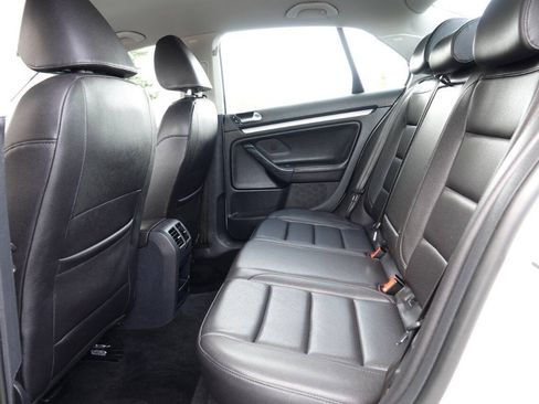 Used 2010 Volkswagen Jetta Limited Edition FWD image 70