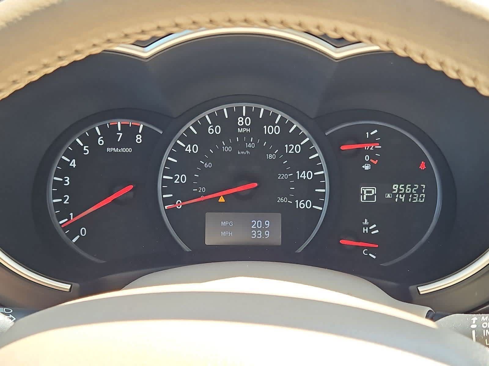 Used 2014 Nissan Quest SV w/ Leather Package FWD image 30