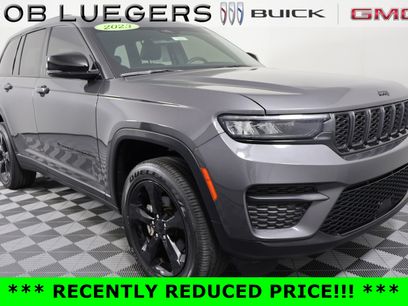 Used 2023 Jeep Grand Cherokee Altitude