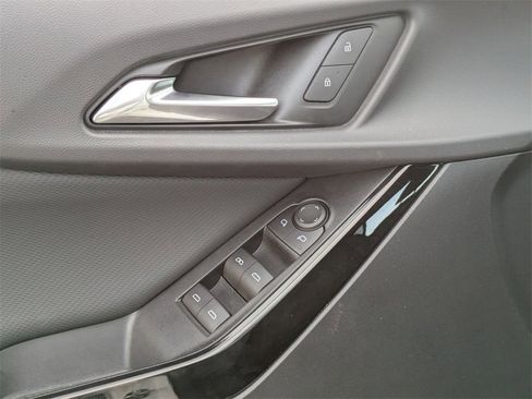 Used 2025 Chevrolet Equinox LT image 16