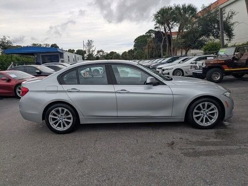 Used 2017 BMW 320i xDrive Sedan image 8