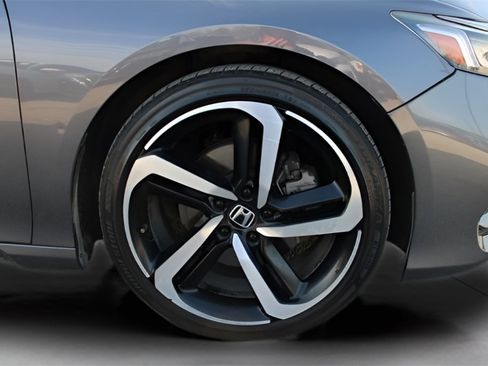 Used 2018 Honda Accord Sport image 6
