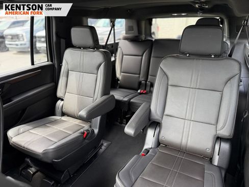 Used 2025 Chevrolet Suburban High Country AWD/4WD image 32