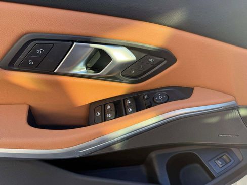 Used 2025 BMW 330i xDrive Sedan w/ M Sport Package image 33