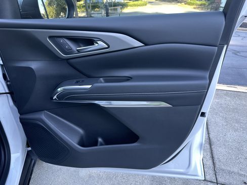 New 2025 Chevrolet Traverse LT w/ Driver Confidence Package image 14