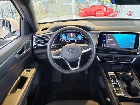 New 2025 Volkswagen Atlas Cross Sport SE FWD image 9