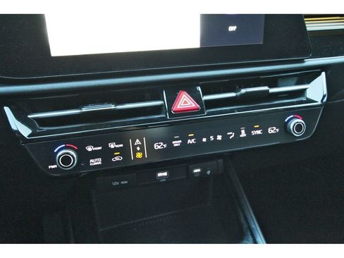 Used 2023 Kia Niro Wind FWD image 28