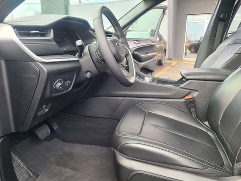 Used 2024 Jeep Grand Cherokee L Limited w/ Luxury Tech Group II AWD/4WD image 14