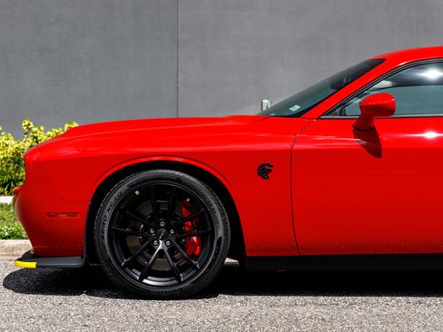 Used 2023 Dodge Challenger SRT Hellcat image 3