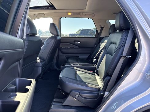 Used 2024 Nissan Pathfinder SL w/ SL Premium Package image 31
