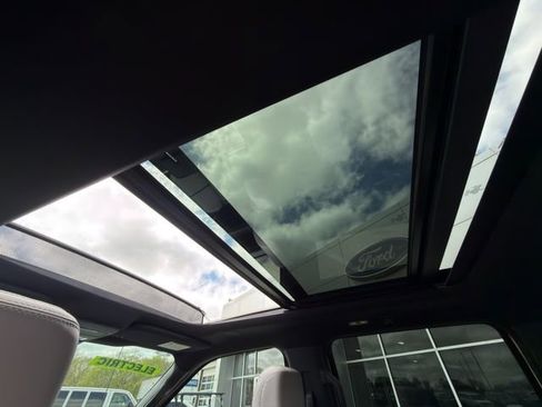 Used 2025 Ford F150 Lightning Platinum AWD/4WD image 20