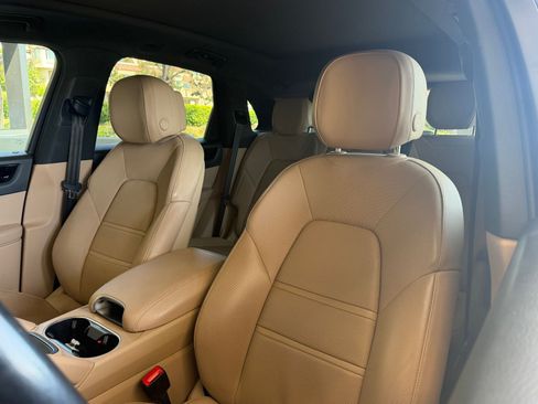 Certified 2023 Porsche Cayenne AWD/4WD image 27