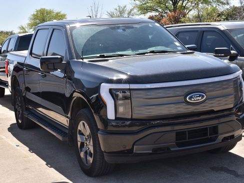 Used 2023 Ford F150 Lightning Lariat w/ Tow Technology Package image 4