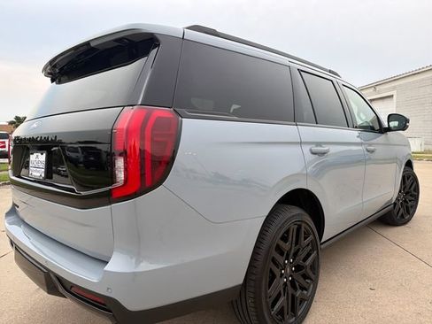 New 2027 Ford Expedition Platinum w/ Stealth Performance Package AWD/4WD image 11