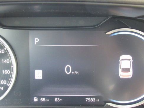 Used 2025 Genesis G70 2.5T image 2