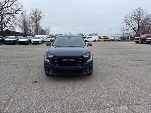 Certified 2023 GMC Terrain SLE w/ Driver Convenience Package image 3