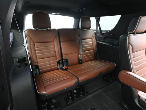 Used 2023 GMC Yukon XL Denali Ultimate AWD/4WD image 56